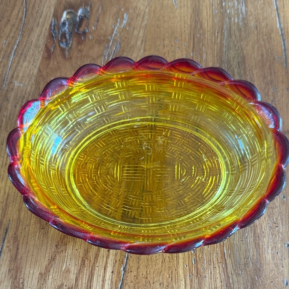 Vintage Amberina Glass Hen Covered Dish in Red and Yellow - Picture 2 of 3